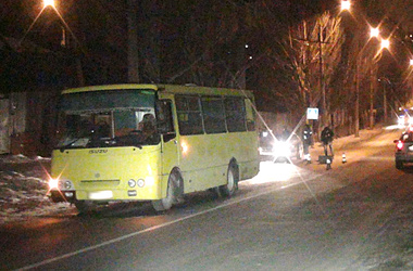 В Донбассе маршрутка насмерть сбила мужчину