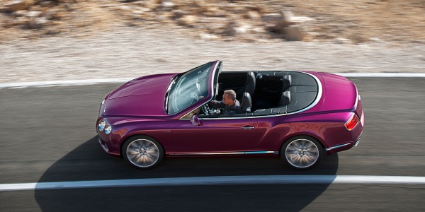 Bentley представляет новую флагманскую модель – кабриолет с высокими динамическими характеристиками