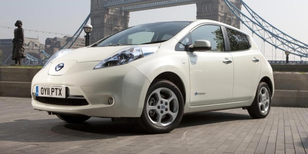 Nissan снижает цены на электромобиль Leaf