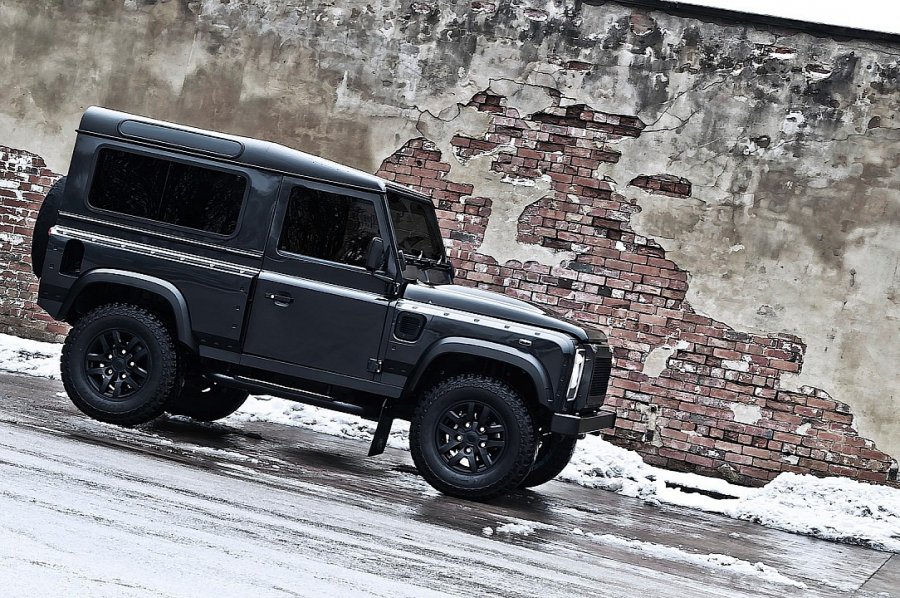 Представлен военный Land Rover Defender