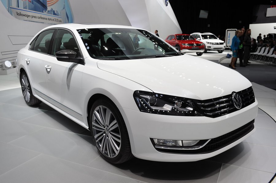 «Заряженный» Volkswagen Passat отметился на автосалоне в Детройте 2013