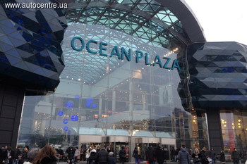 Парковка возле ТРЦ Ocean Plaza в Киеве регулируется ГАИ