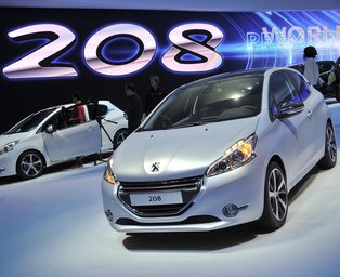 Peugeot приостановила выпуск авто в Словакии из-за падения продаж