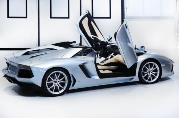 Lamborghini Aventador Roadster – очередь на полтора года вперед