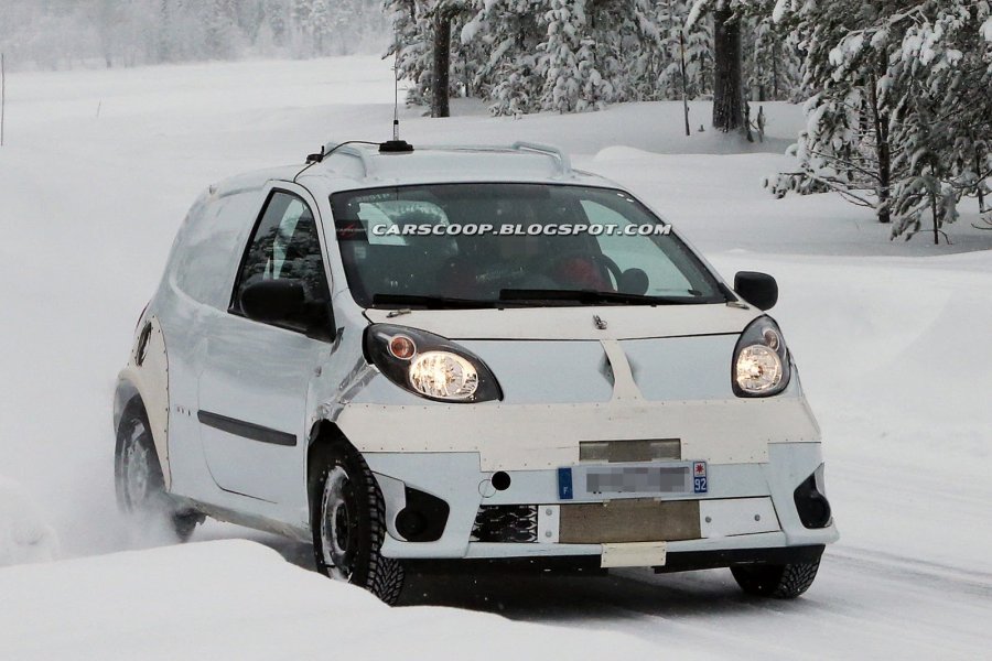 Фотошпионы засекли прототип нового Smart ForFour