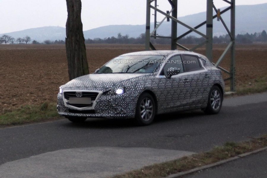 В сеть попали новые шпионские фотографии Mazda3