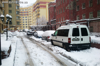 Погода в Украине продолжает испытывать водителей и автомобили на прочность