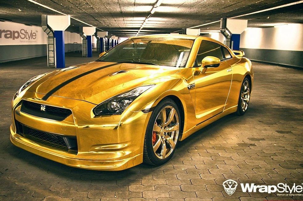 Золотой Nissan GT-R от чешских тюнеров