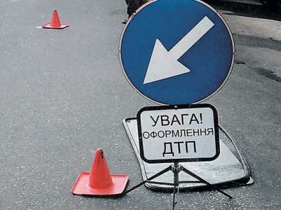 В Киеве Мерседес разорвало на части
