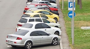 Парковщиков хотят наделить полномочиями штрафовать водителей