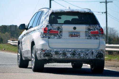 Шпионские снимки BMW X5 с меньшим числом камуфляжа попали в сеть