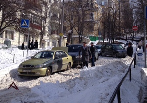 В центре Киева столкнулись пять автомобилей