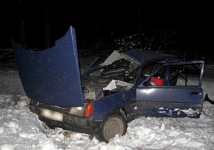 В Полтавской области столкнулись грузовик и легковушка, три человека погибли