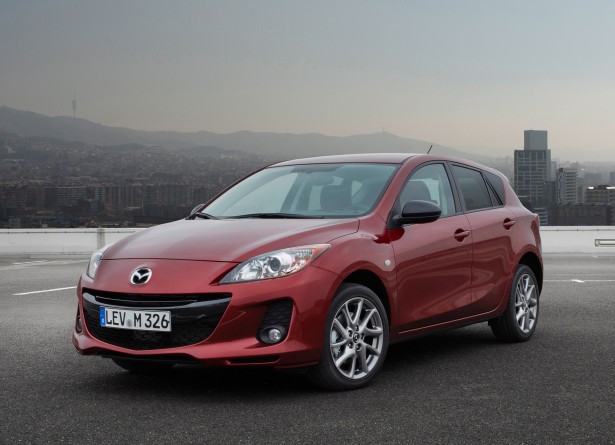 Новая Mazda3 может появиться у дилеров этой осенью