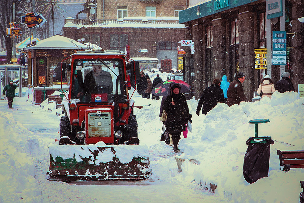 Замглавы КГГА прогнозирует пробки в Киеве из-за снега еще на 2-3 дня