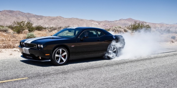 Крайслер попросил не ездить на Dodge Challenger