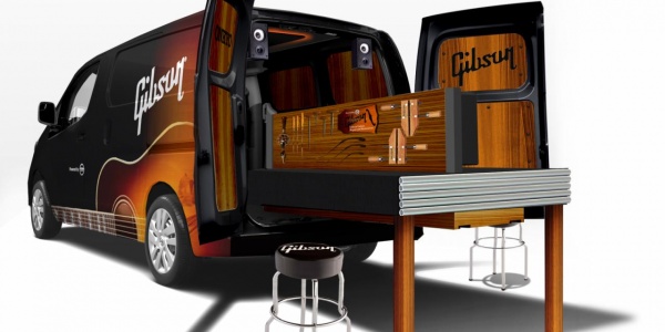 Gibson приспособил фургон Nissan под мастерскую для ремонта гитар