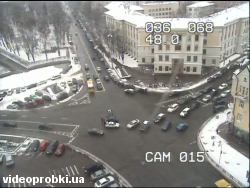 На площади Славы произошло боковое столкновение