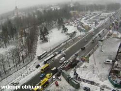 В Киеве по адресу метро Выставочный центр, проспект Академика Глушкова произошла автомобильная авария