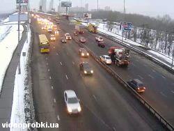 В Киеве по адресу Московский мост произошла автомобильная авария