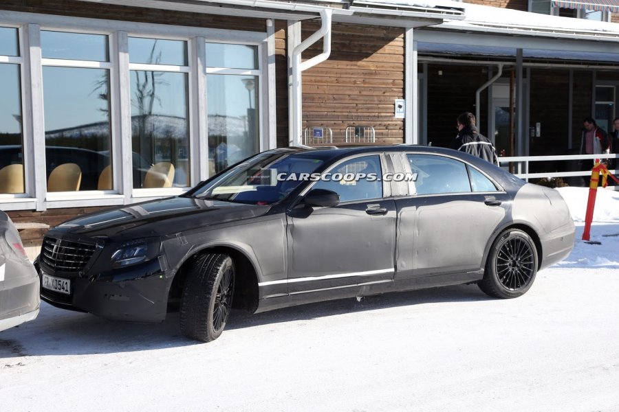 Новый Mercedes S600 Pullman попал в объективы фотошпионов