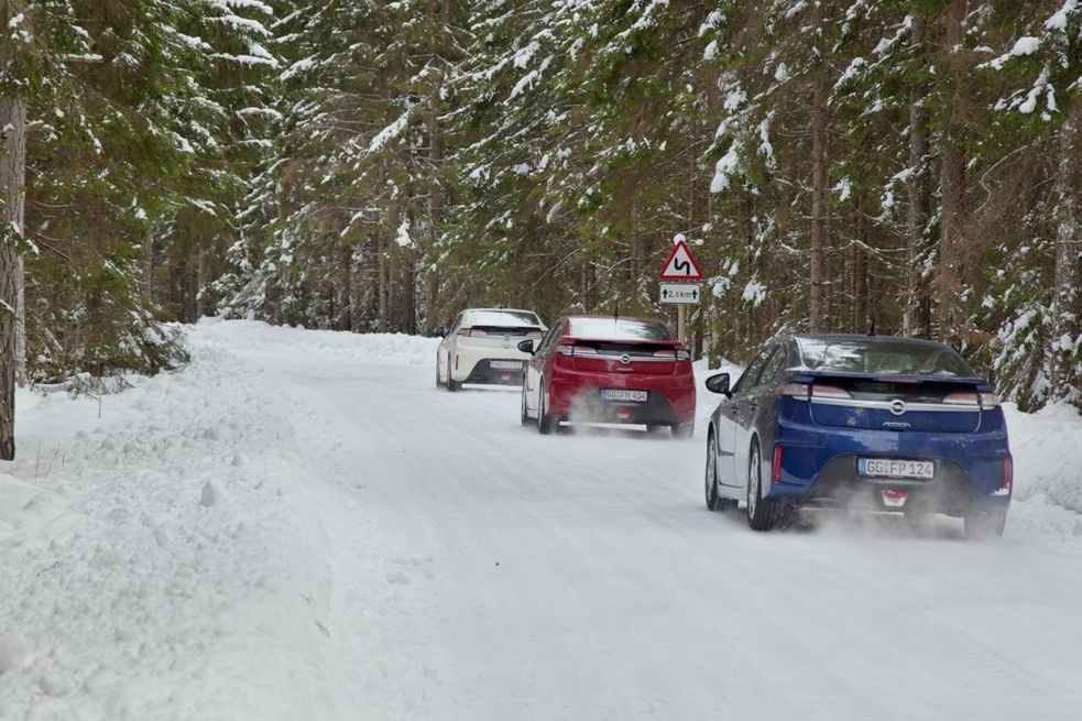 Opel Ampera проходит испытания холодом на замерзшем море