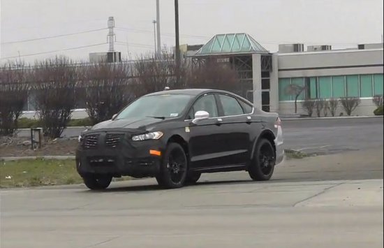 Lincoln MKS 2016 поймали на тестах