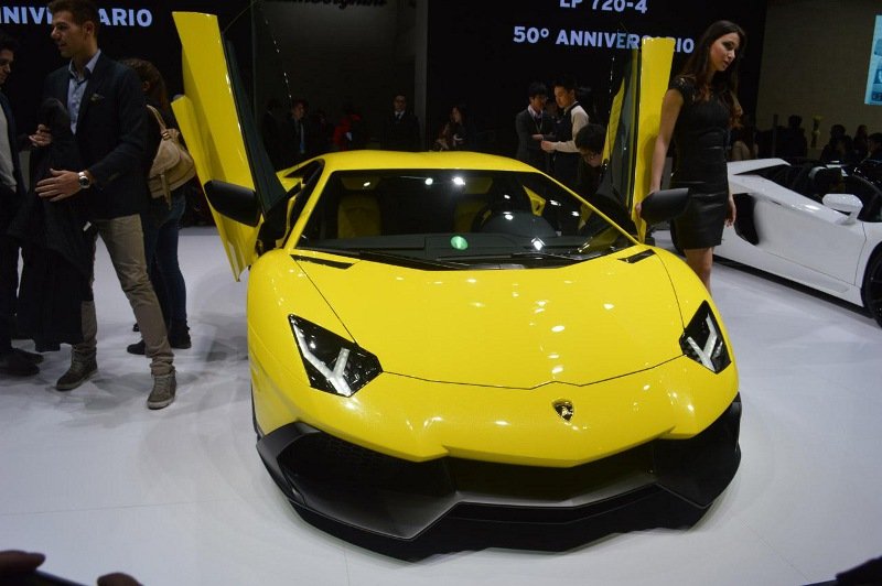 Lamborghini официально представила Aventador LP 720-4 50 Anniversario в Шанхае