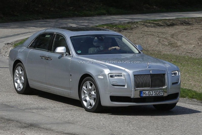 Первые шпионские снимки Rolls-Royce Ghost после фейслифта попали в сеть