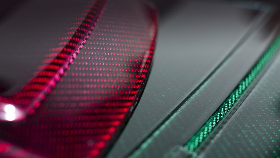 Компания Prodrive создала новую технологию для цветного углепластика