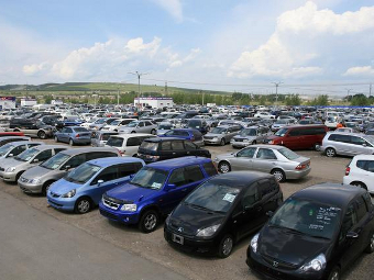 Продажи автомобилей в России упали впервые за три года