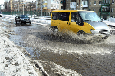 Какие улицы в Киеве уже подтопило