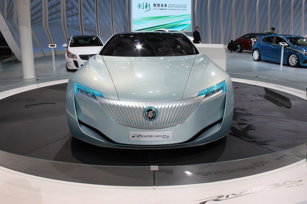 Бесподобное купе Buick Rivera на выставке в Шанхае 2013