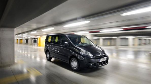 Toyota выводит на европейский рынок новый минивэн