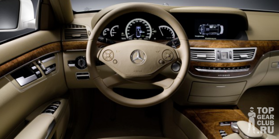 Mercedes работает над автопилотом