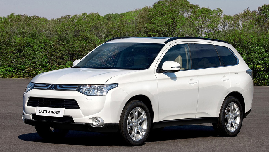 Сартовали продажи топового кроссовера Mitsubishi Outlander