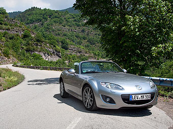Mazda соберет вместе рекордное количество родстеров MX-5