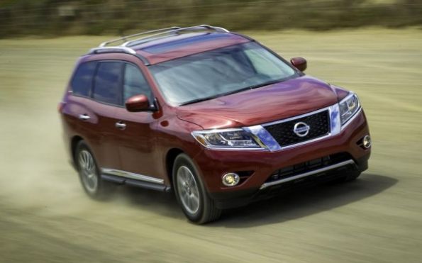 На новый Nissan Pathfinder жалуются владельцы