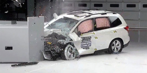 Subaru Forester получил высшую оценку за краш-тест