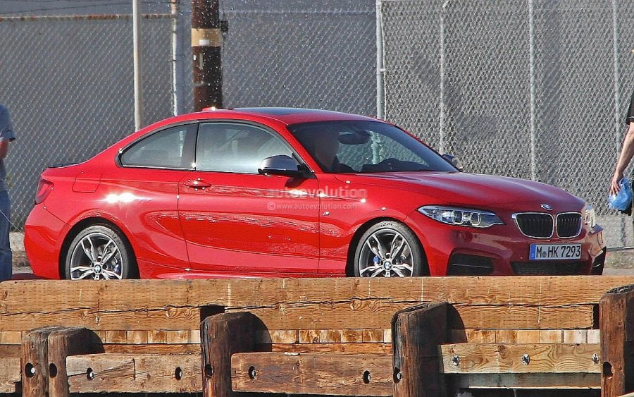 Двойку BMW сфотографировали без камуфляжа