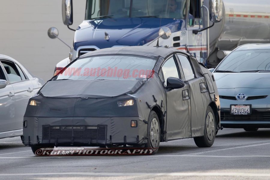 Toyota начала тестировать новый Prius
