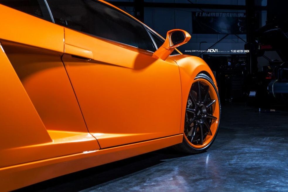 Оранжевый демон Lamborghini Gallardo с эксклюзивными дисками ADV.1 Wheels