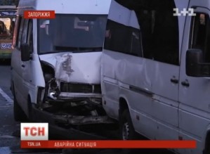 В ужасном столкновении маршруток в центре Запорожья пострадали 16 человек