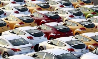 Продажи новых автомобилей в мае обвалились на 41%