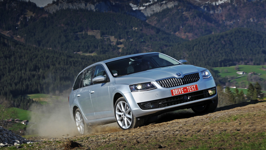 Изучаем багажный отсек универсала Skoda Octavia Combi