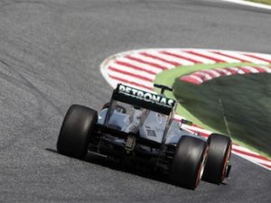 FIA назначила дату слушаний по делу Mercedes AMG и Pirelli