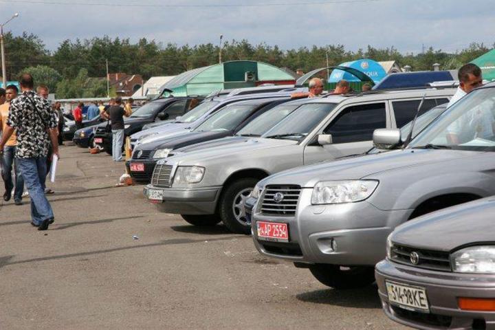 Украинцы покупают подержанные авто, отказываясь от новых