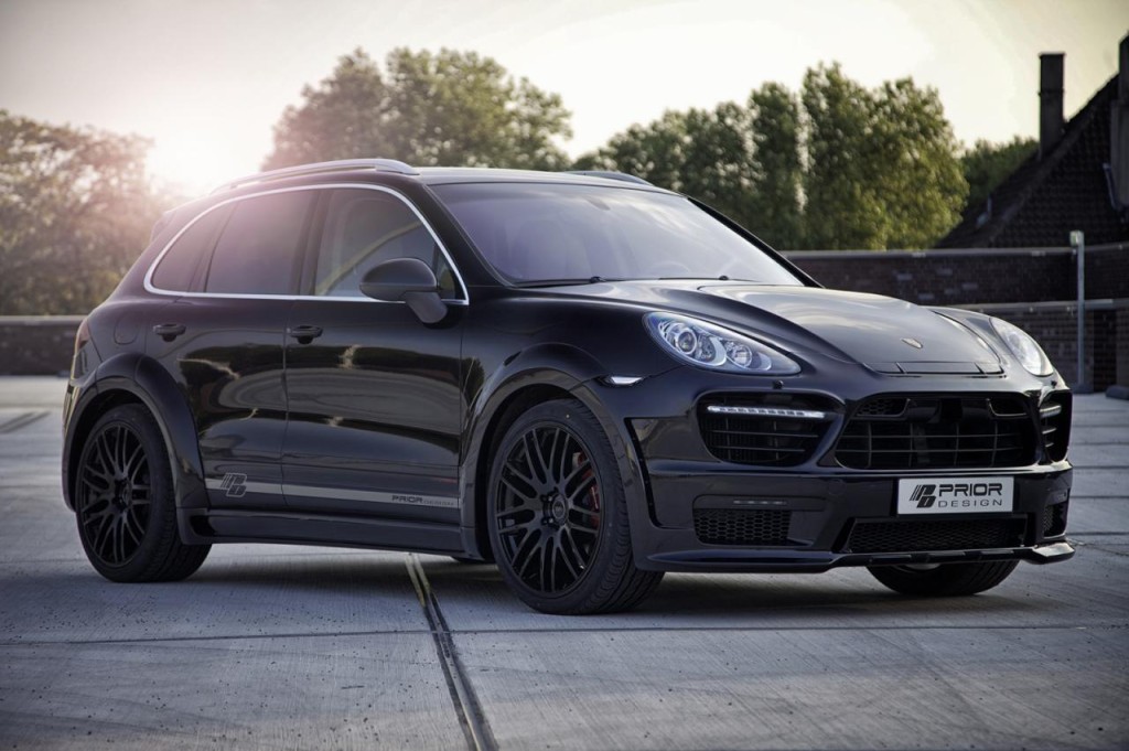 Немецкое тюнинг-ателье Prior Design добавило ширины «в плечах» Porsche Cayenne