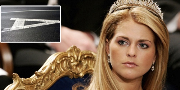 Принцессу Швеции оштрафовали за выезд на выделенную полосу