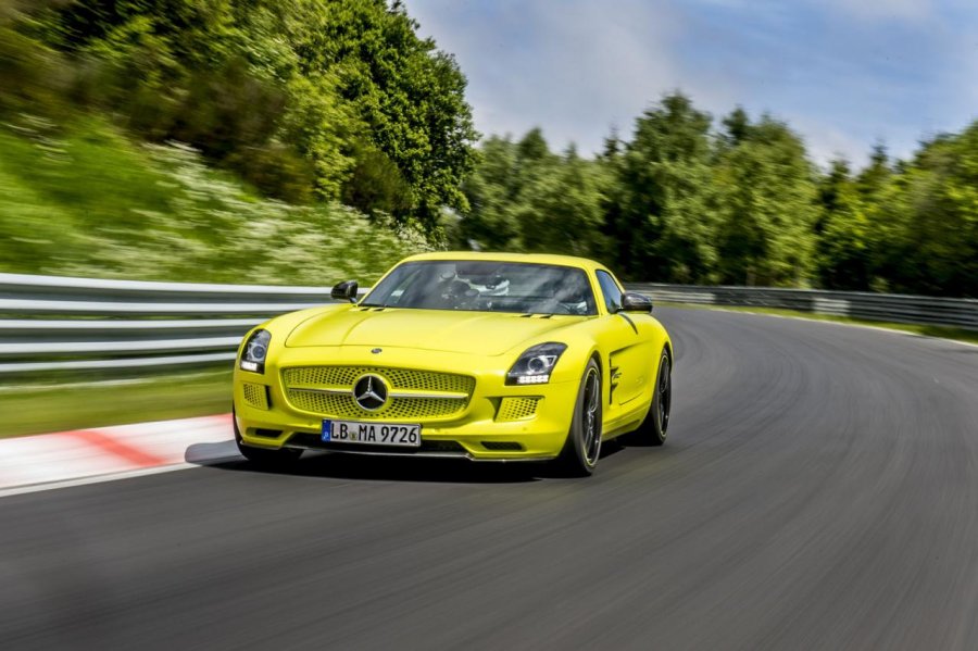 Электрический Mercedes-Benz SLS AMG установил рекорд Нюрбургринга